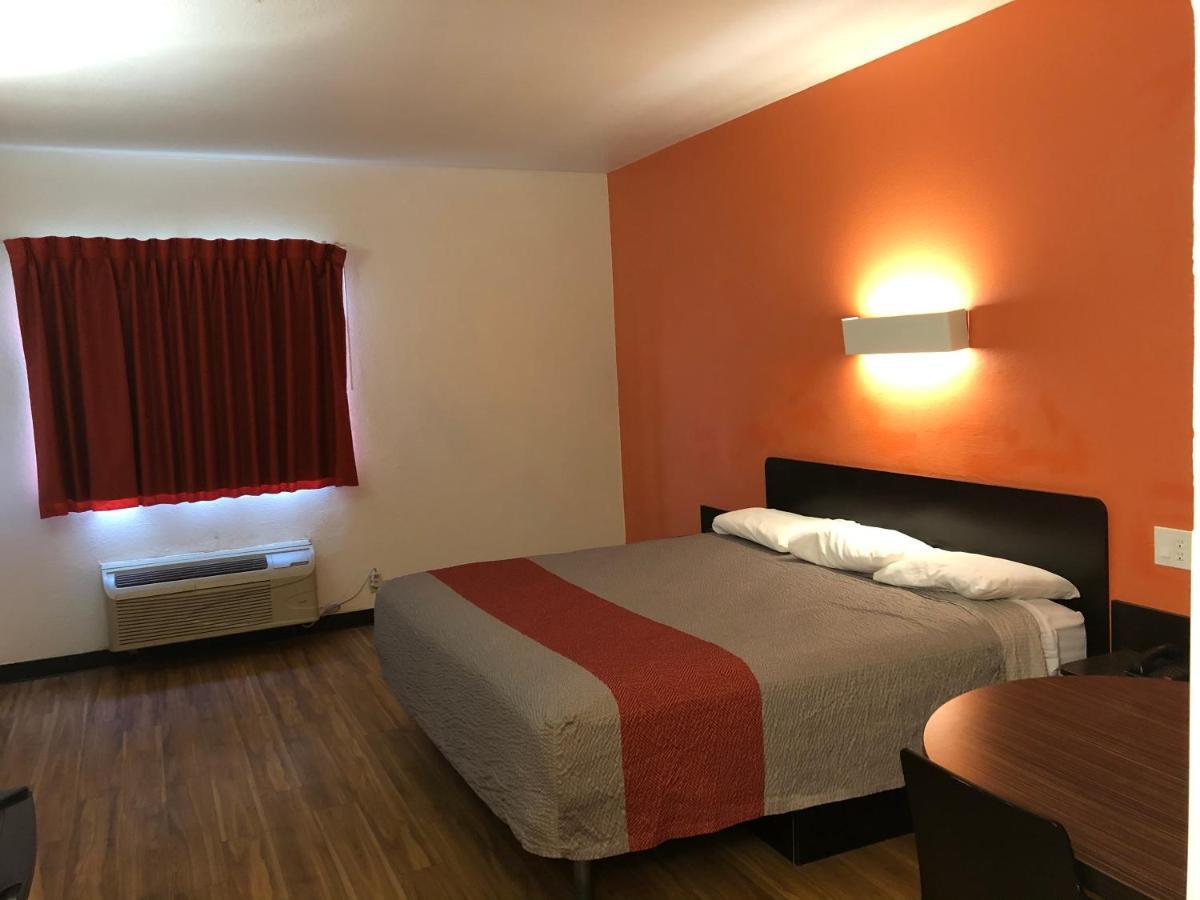 Motel 6-Woodway, Tx Екстер'єр фото