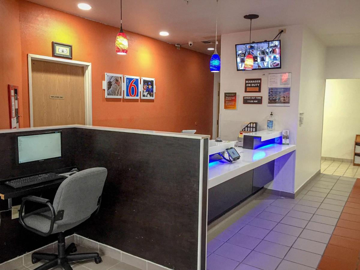 Motel 6-Woodway, Tx Екстер'єр фото